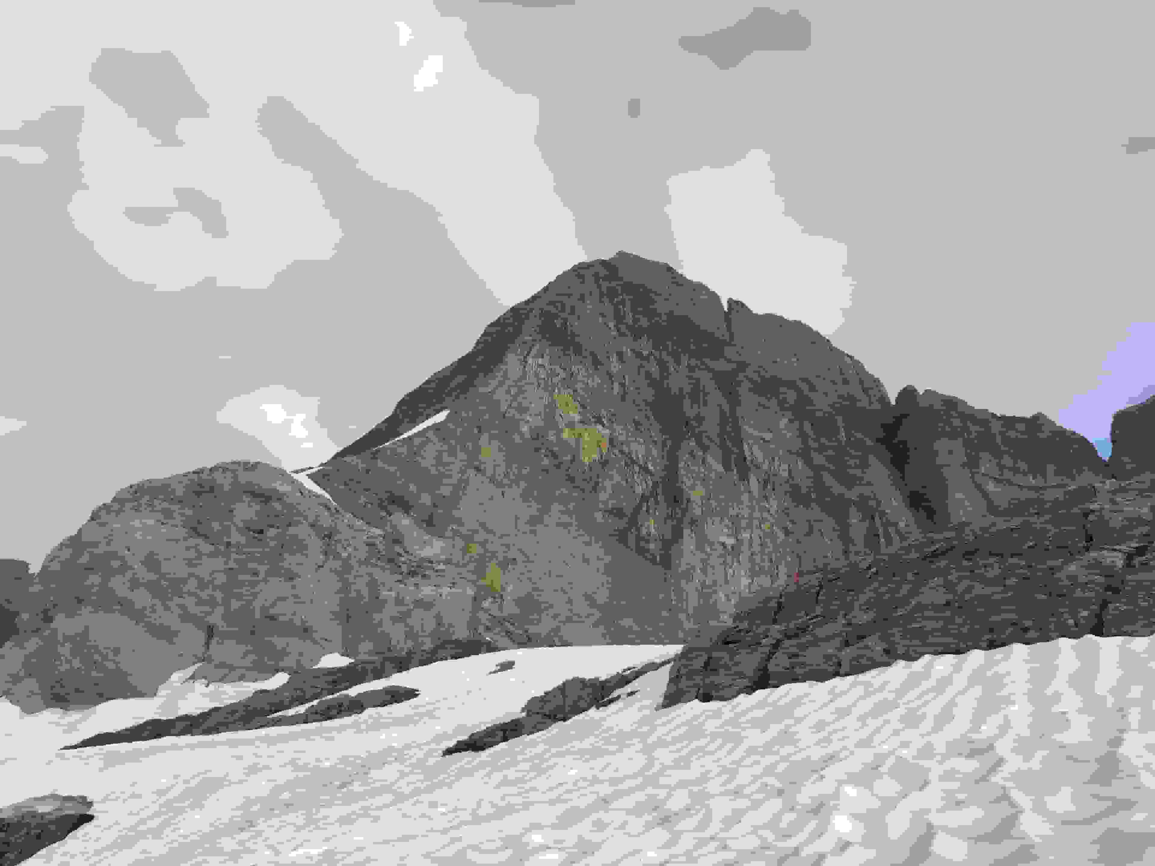 Links die Chanzle, und rechts davon der Guppengrat mit dem Vrenelisgärtli-Gipfel