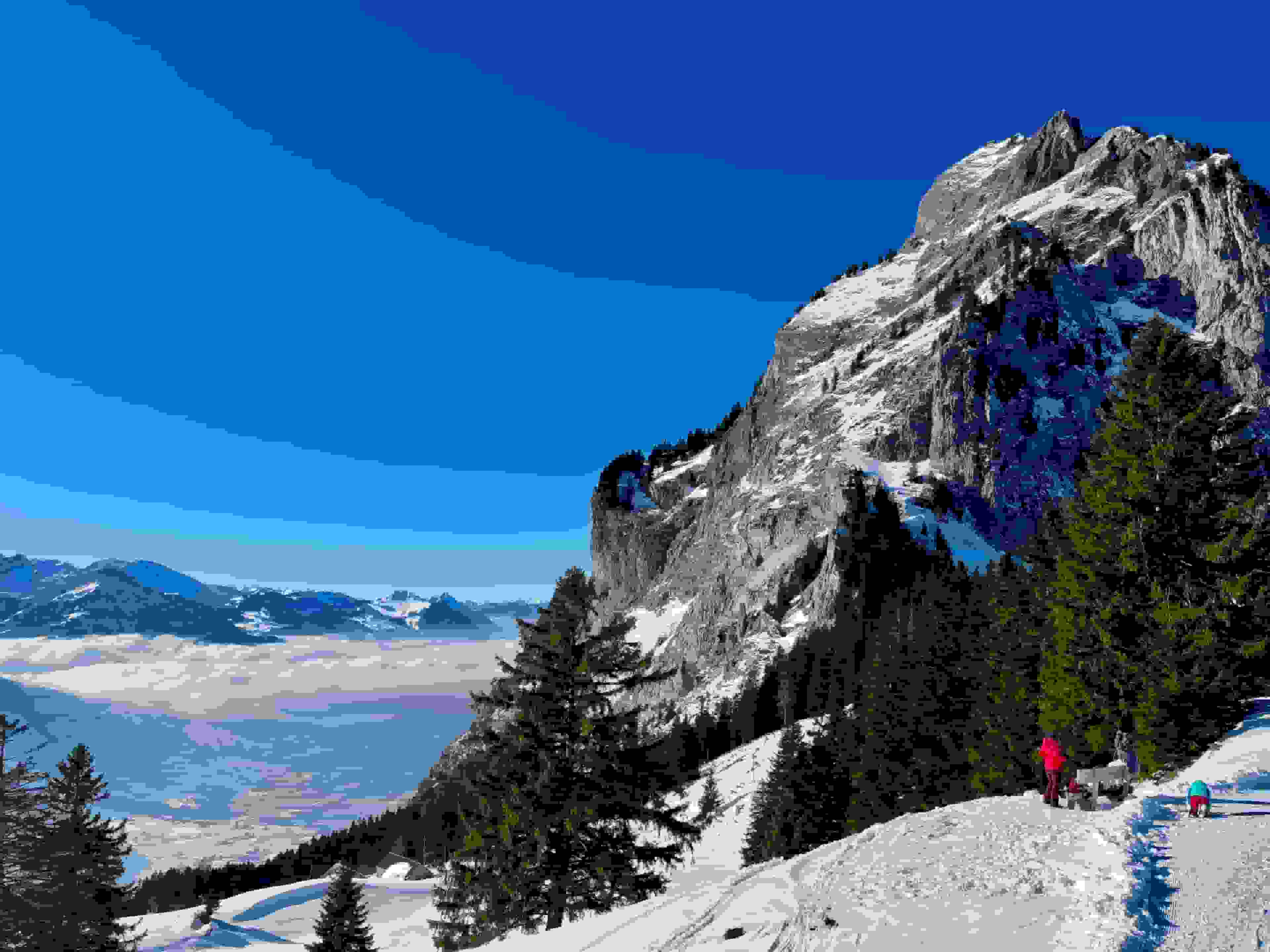 Gross Mythen und Blick nach Ibach