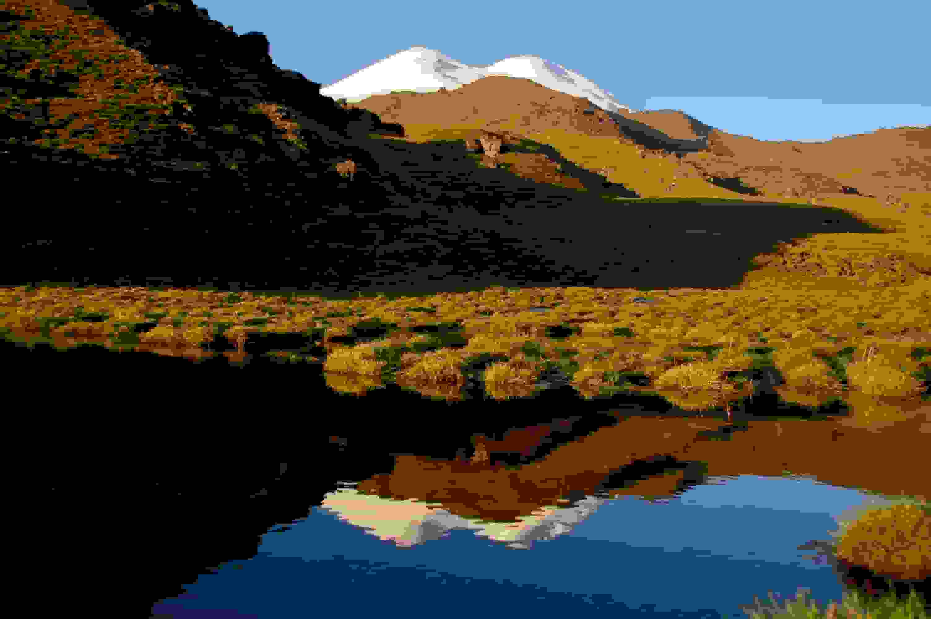 Elbrus-Gipfel reflektieren im Wasser der Silver Spring