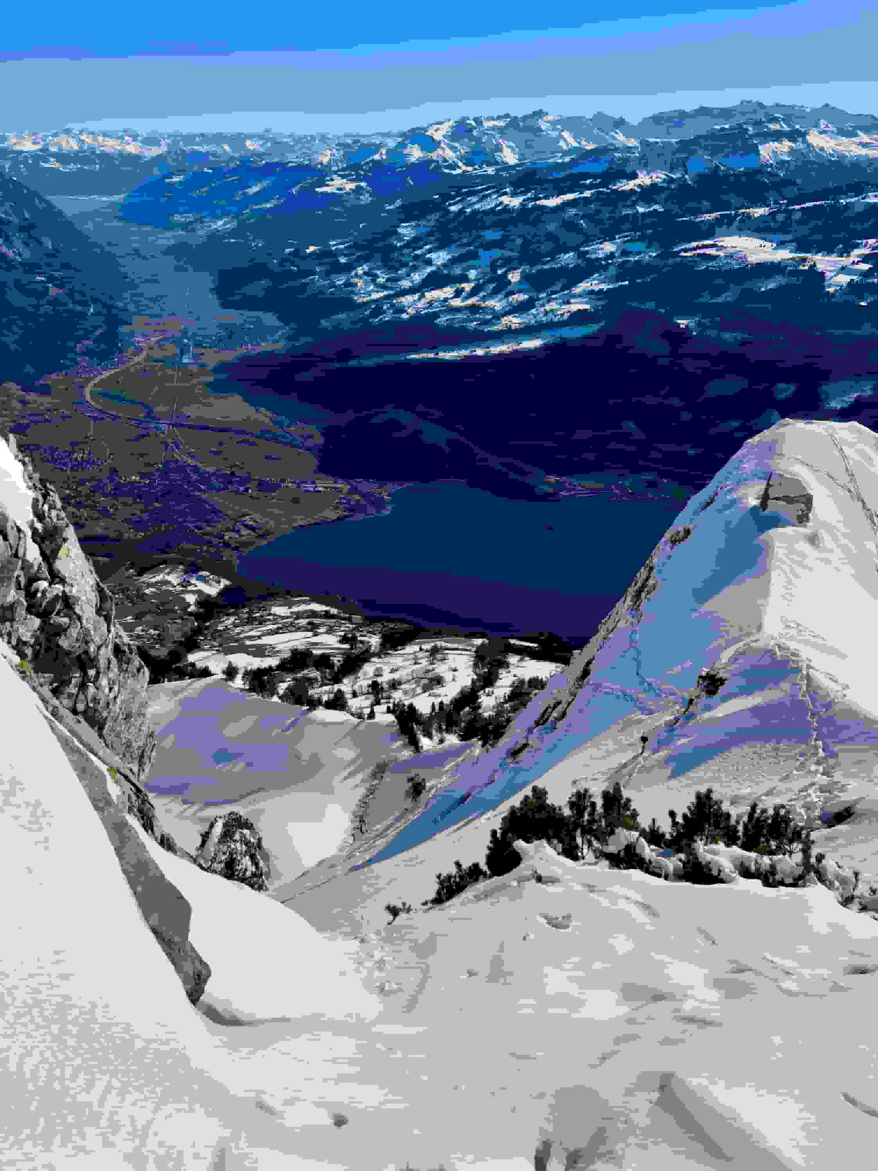 Tiefblicke von der Gratkante