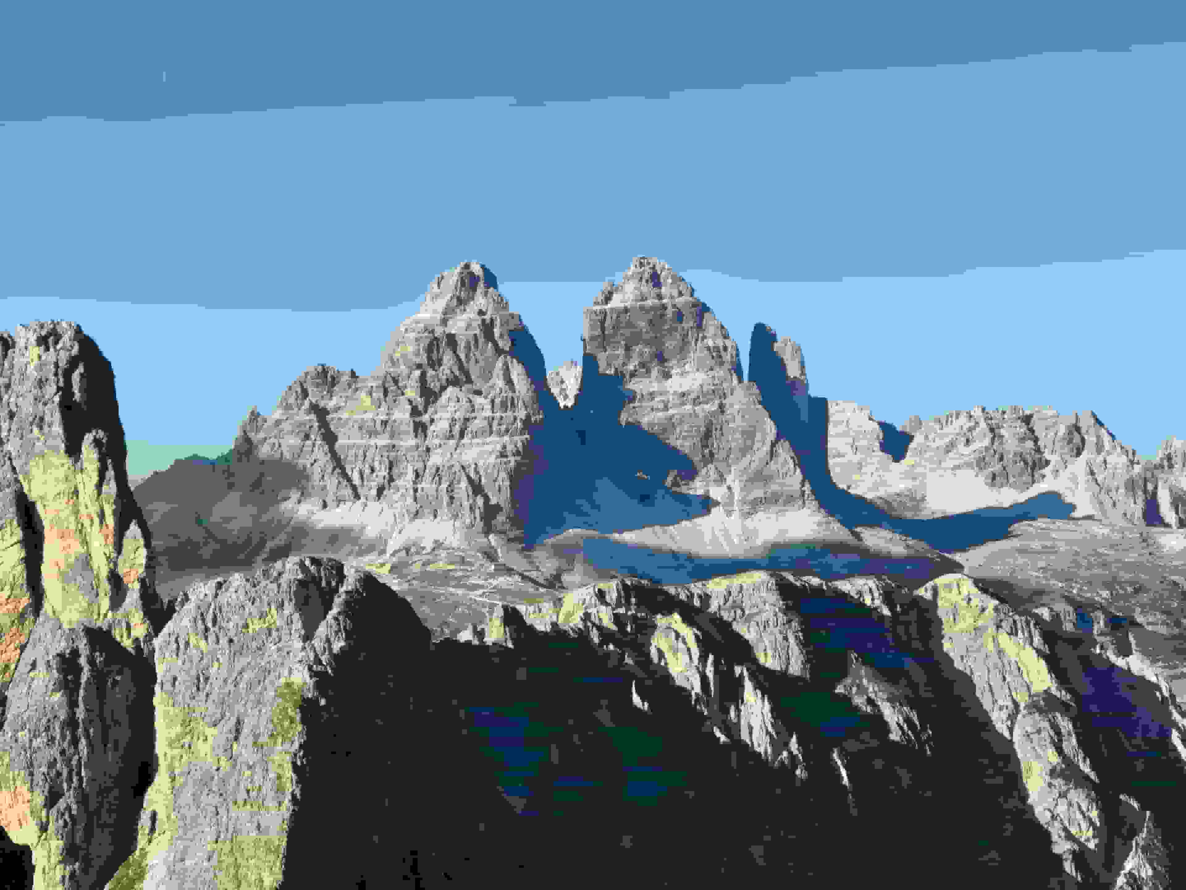 Sentiero Bonacossa und die drei Zinnen