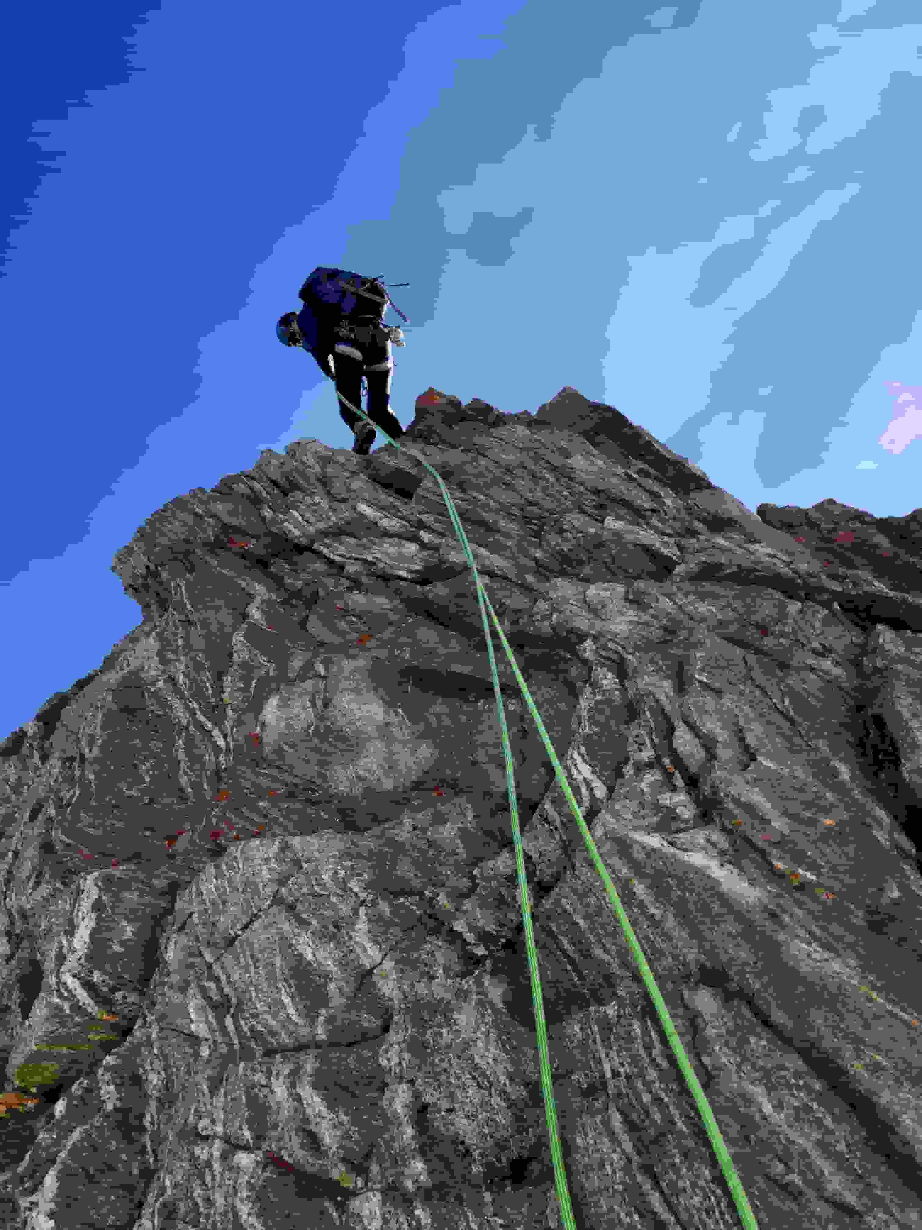 In einer der ca. 20 Abseillängen (Foto: Danny)