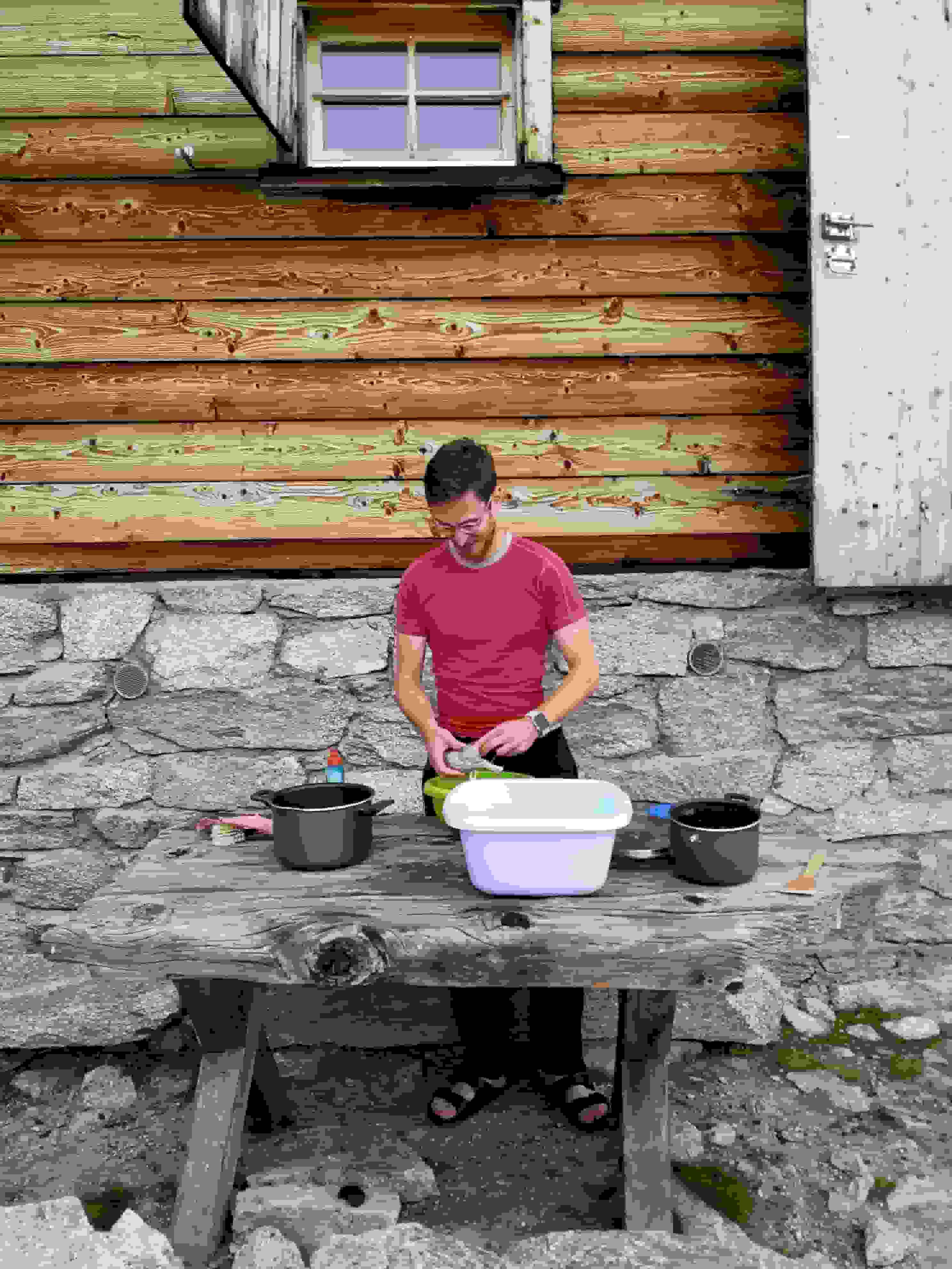 Abwasch nach dem Nachtessen (Foto: Ricky)