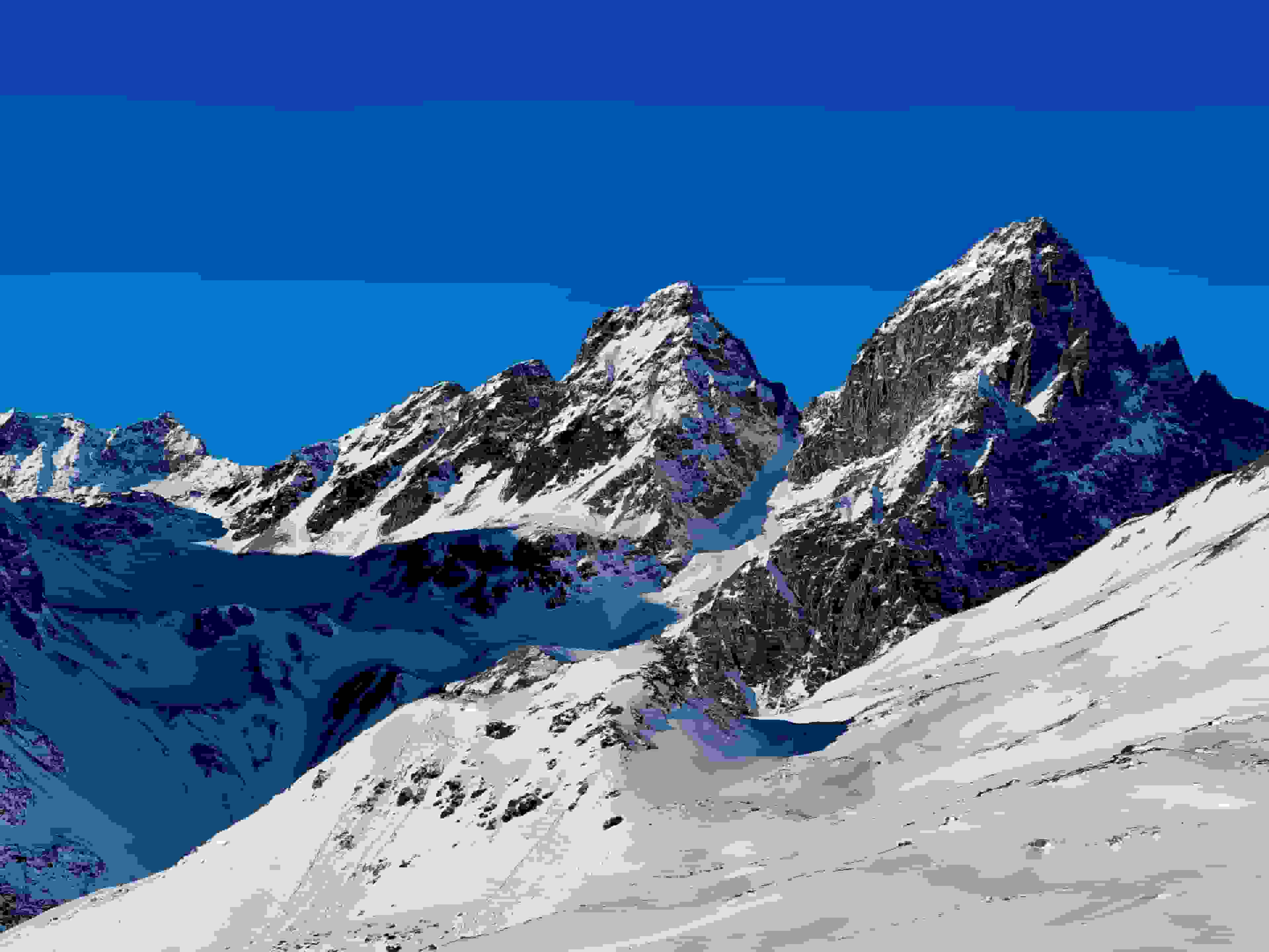 Piz Buin Pitschen und Grond, davor der Mot Ruderas