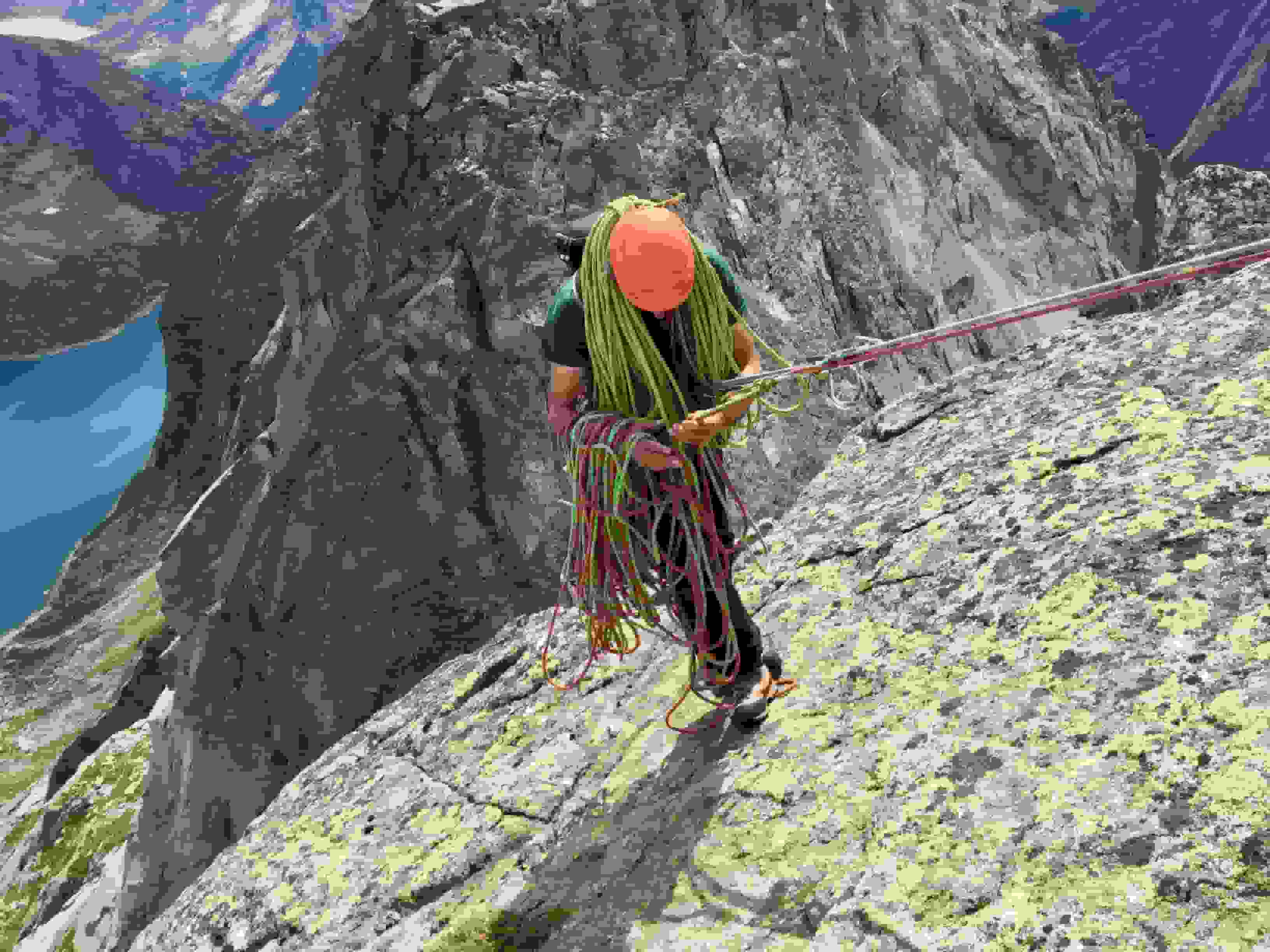 Abseilen: Der Bergführer geht voran