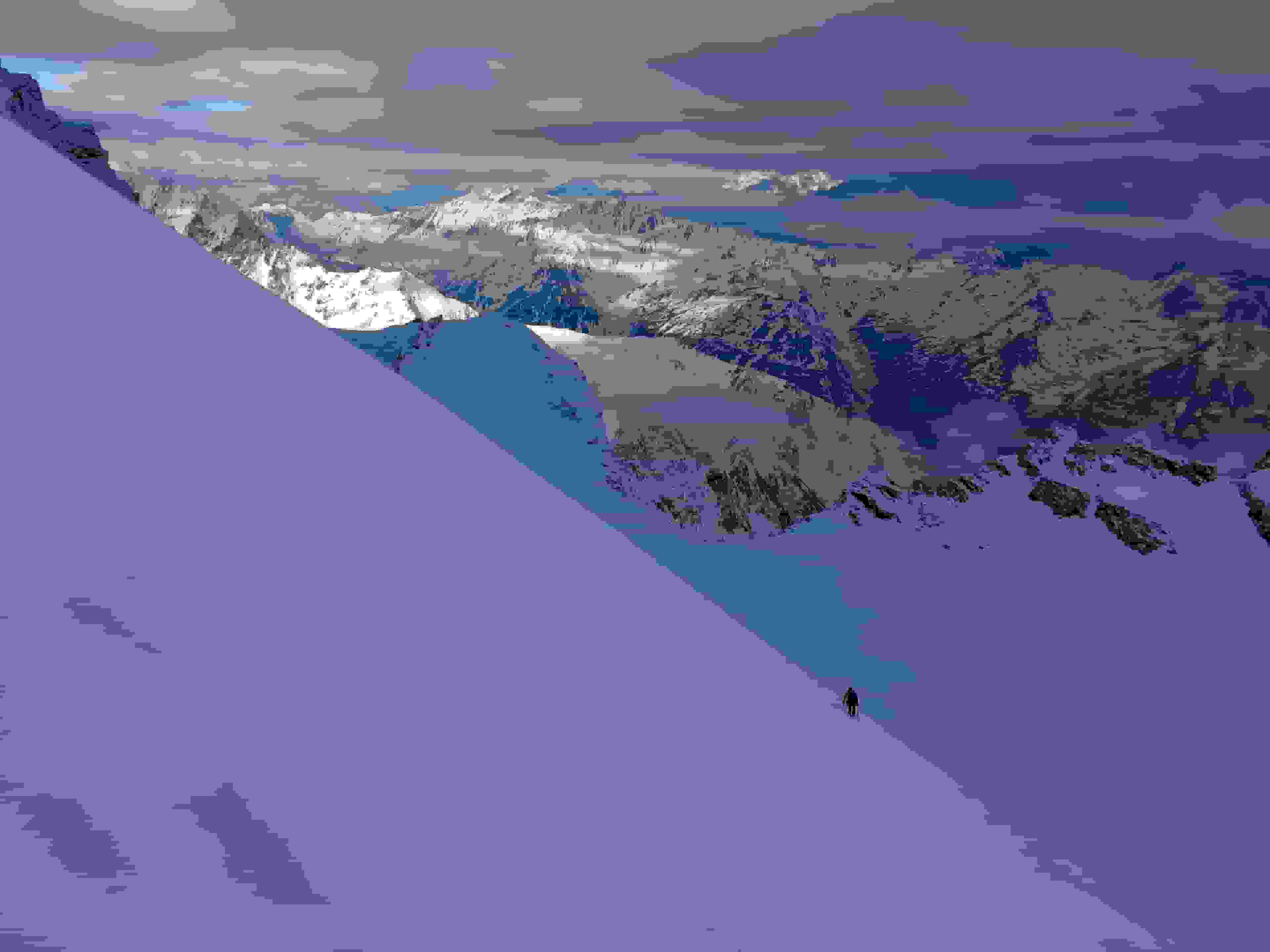 Im unteren Drittel des Couloir du Gardien. Hinten der Mont Blanc