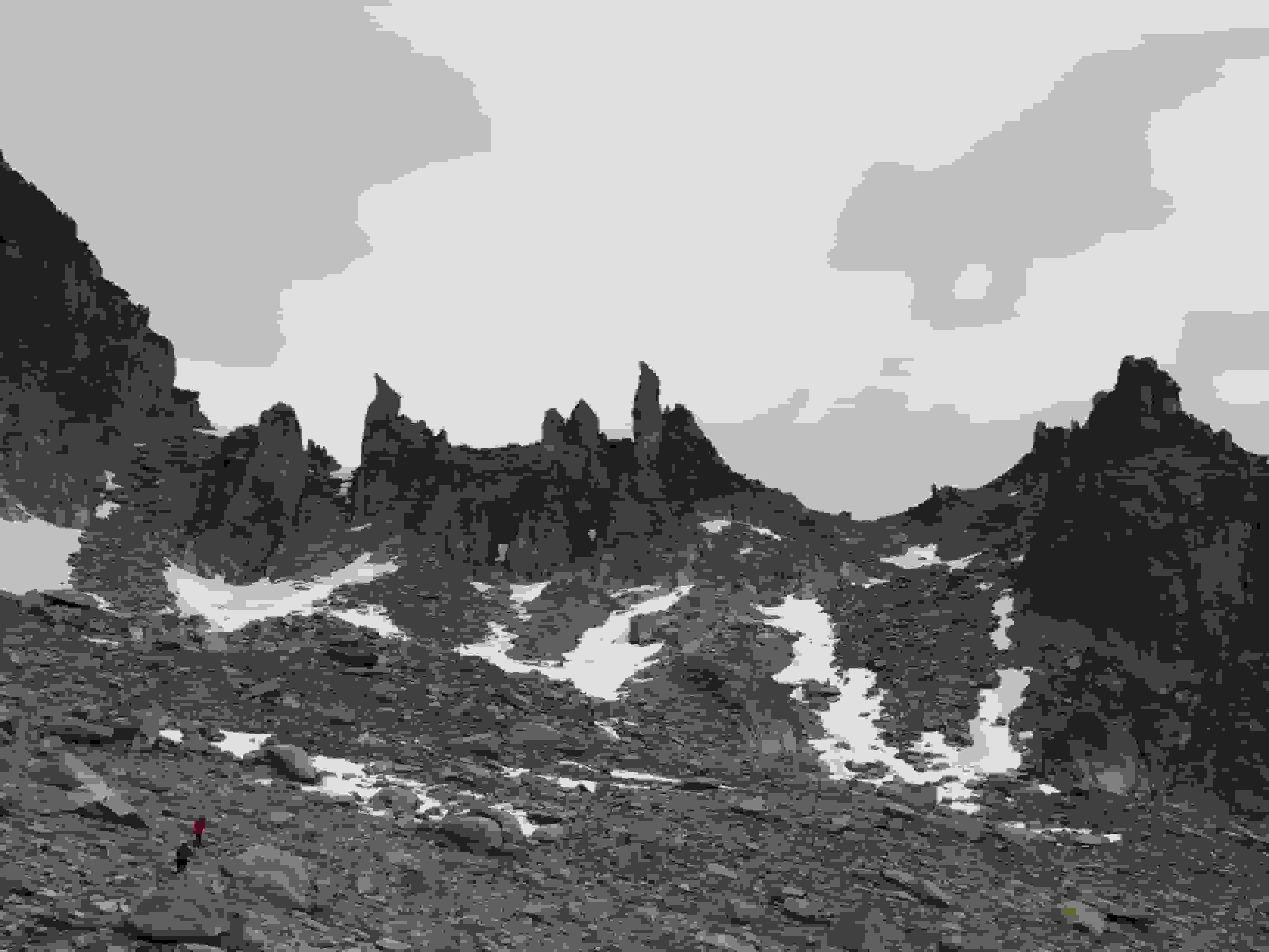 Die beiden Kamele. Rechts davon das Chli Bielenhorn